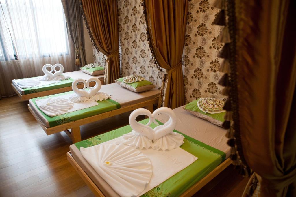 Alisha Court Hotel & Residence Бангкок Екстер'єр фото
