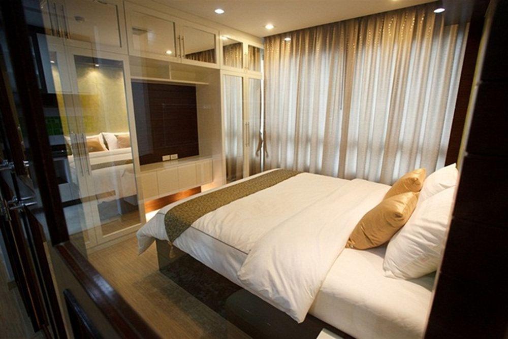 Alisha Court Hotel & Residence Бангкок Екстер'єр фото